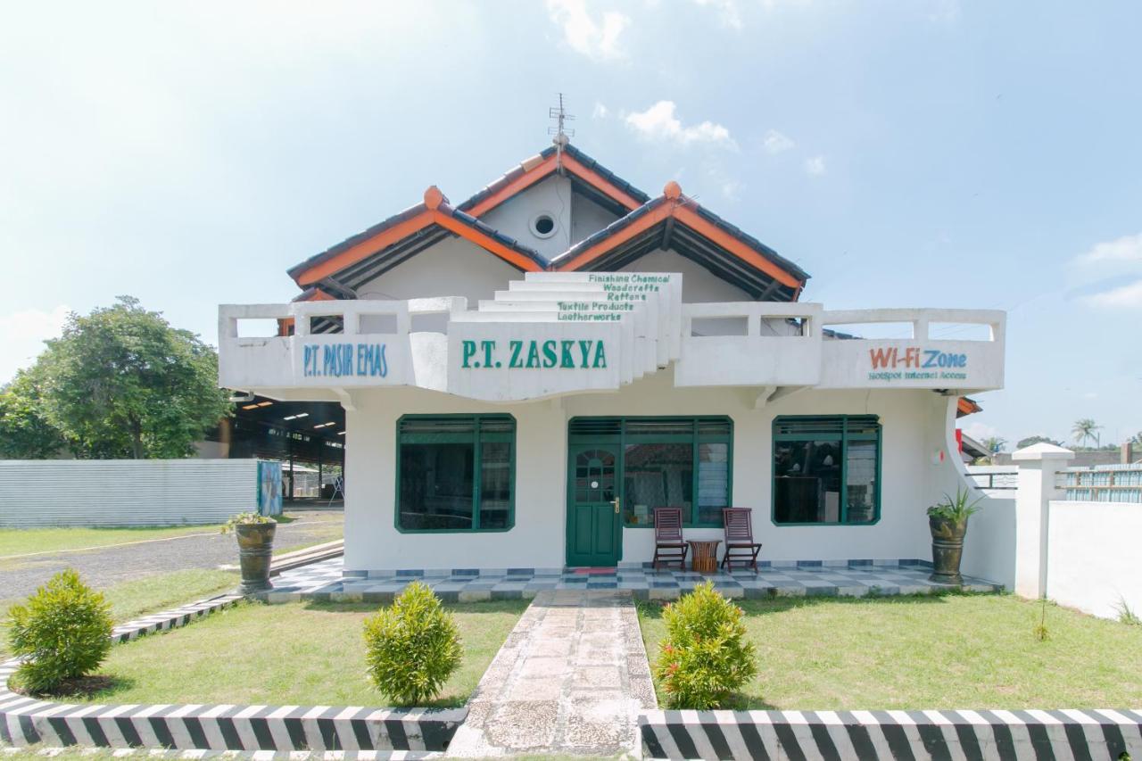 OYO 2858 Vafa Residence Cianjur Esterno foto